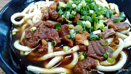 「美濃現做刀切牛肉麵館」--- 平價份量足的牛肉麵