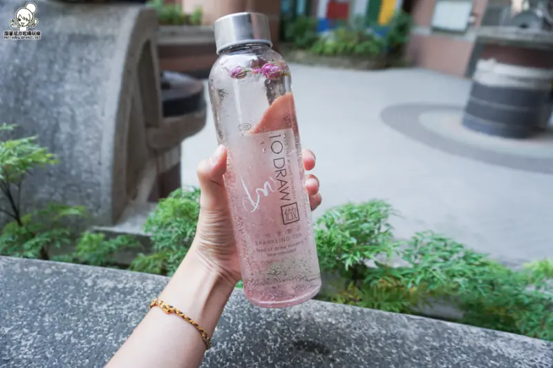 夢幻花果氣泡飲品-加做食豔室 氣泡飲料 10DRAW，感覺喝了會美麗