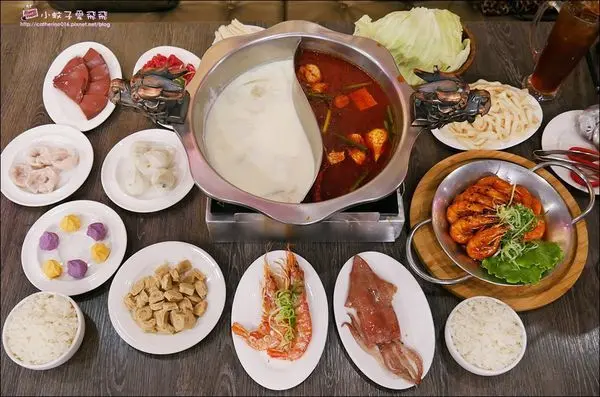 台北車站美食 W.瓦法奇朵Waffogato 麻辣火鍋套餐再點川菜買一送一 再加送爆漿蛋糕 超值優惠