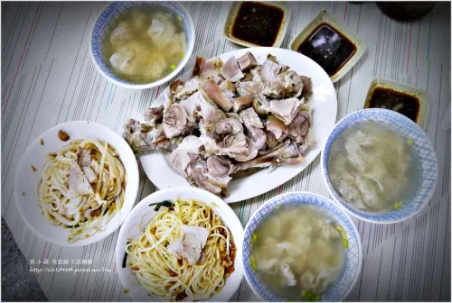 【屏東‧里港】里港文富餛飩豬腳‧滷的、烤的、炸的豬腳吃膩了嗎?!來點不同的水煮豬腳唄