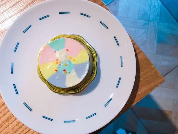 中壢✿拾事咖啡✿彩虹乳酪與抹茶捲 ! 甜點都好驚人美味~ wifi插座無限時的悠閒 !