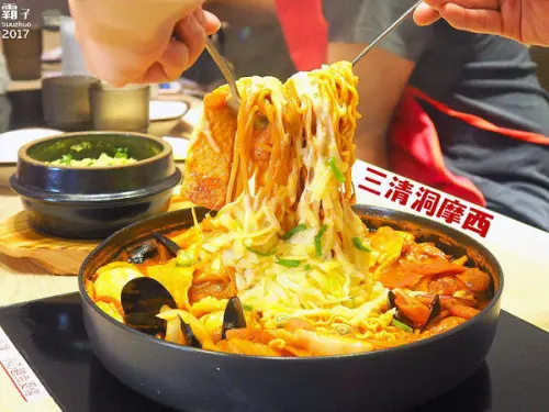 三清洞摩西年糕鍋，醬料原汁原味韓國進口，辣辣der～        
      