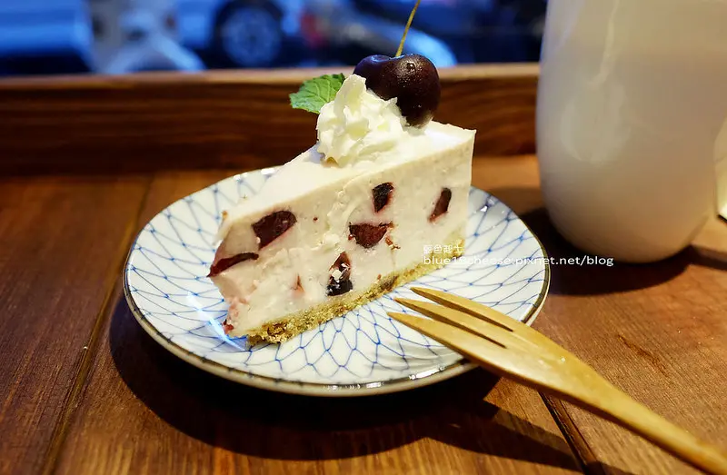 【台中東區】後驛冊店-每日無菜單定食料理需提前預約.咖啡甜點茶品氣泡飲.後火車站商圈美食小吃咖啡