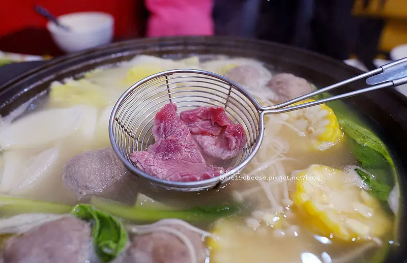 【台中大里】食牛台灣溫體牛涮涮鍋-家庭用餐聚會.四人組合餐900元.還有三合一組合180元