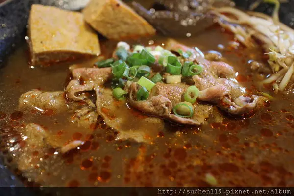 台中美食|勝面麻辣牛肉麵牛肉軟嫩拉麵Q彈超美味~逢甲店11/1開始試營運囉        
      