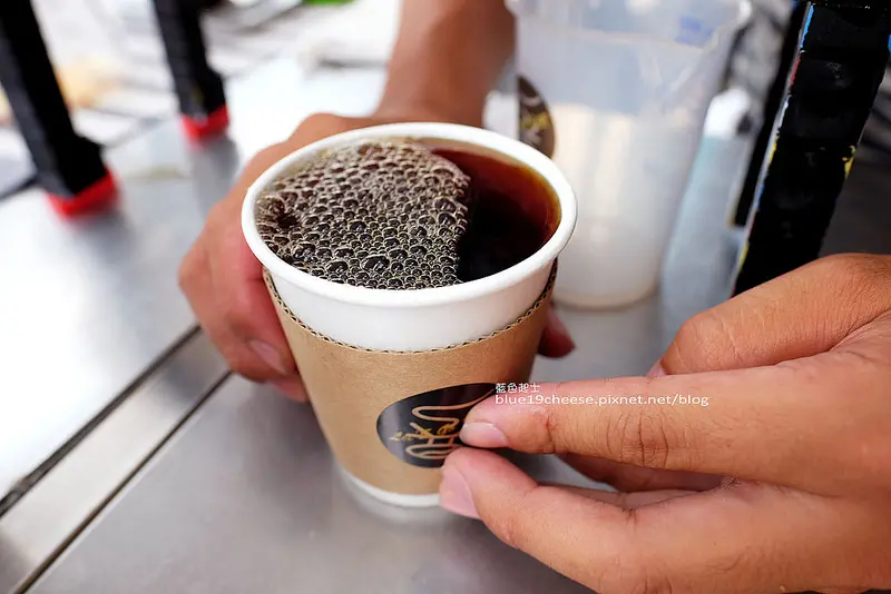 【台中北區】LetS Go BAR-樂高手沖架和名片架.頗有點子的.單品手沖咖啡.外帶.可預約到府沖煮.不到百元手沖咖啡.中友百貨商圈.一中商圈.JO-AN瓊安服飾前.茱莉亞婚紗對面