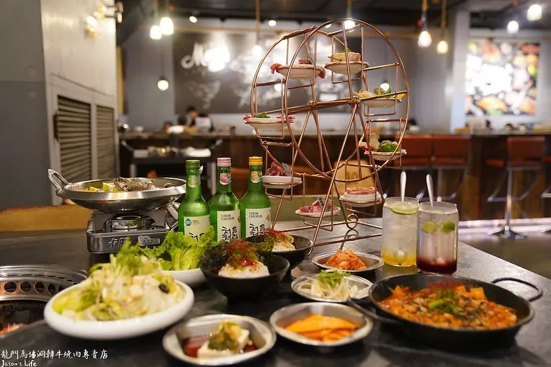 【台中北屯│美食】龍門馬場洞燒肉專賣店。愛情摩天輪轉動囉，一桶海鮮澳洲淡菜夠新鮮，小菜無限供應，熱食超推薦