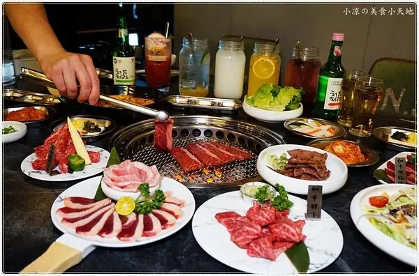 台中北屯』龍門馬場洞韓牛專賣店║超夯工業風貨櫃屋，社長盛和烤肉套餐，不用出國就可以吃到的美味        
      