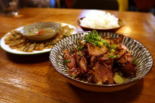 新北瑞芳｜食不厭＿九份｜薑片小卷真的不得了好吃!