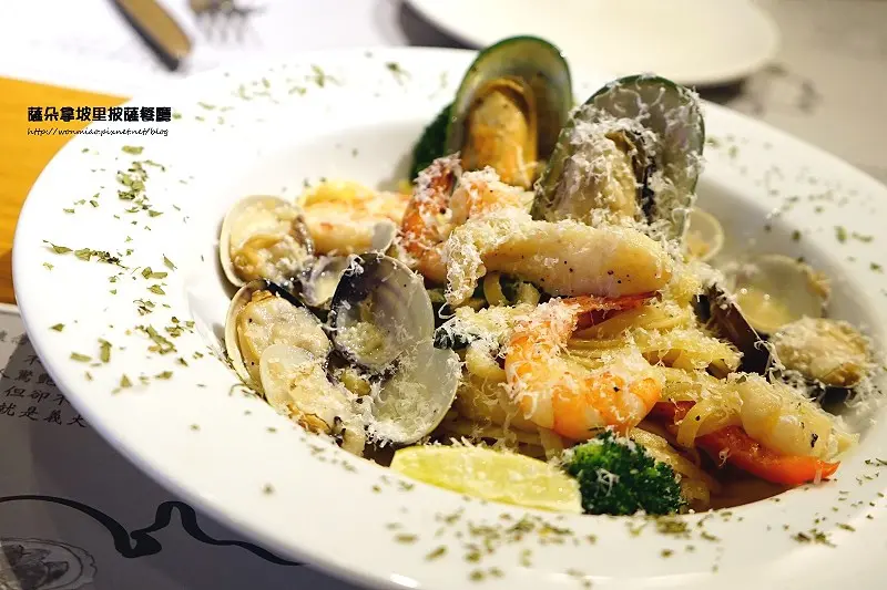 捷運國父紀念館美食 // 薩朵拿坡里披薩餐廳 SALTO Pizzeria Napoletana ✿✿ 道地正統拿坡里披薩 / Napoli / 義式料理 / 異國料理 推薦