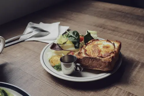 模範貝果MOFAN BAGELS｜台中西區早午餐｜期間限定菜單，把最愛深埋吐底的吐司餐