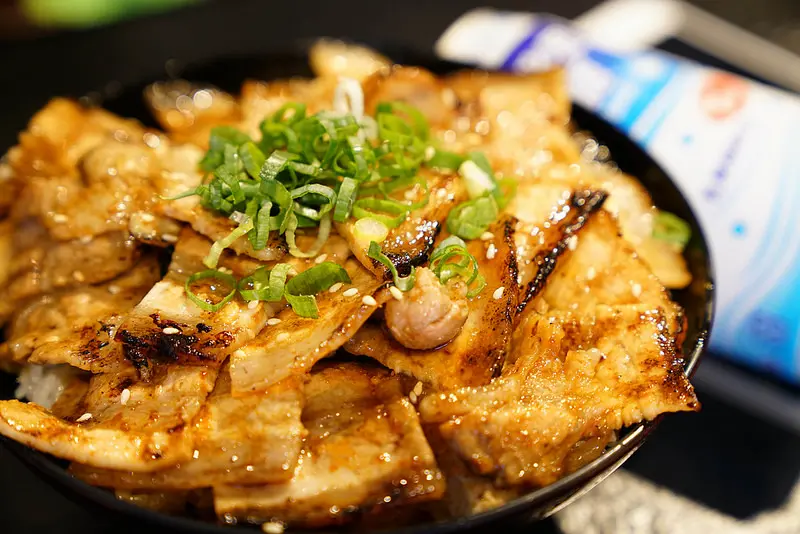 【台北美食】山丼‧平價滿足日式丼飯│公館美食│公館夜市