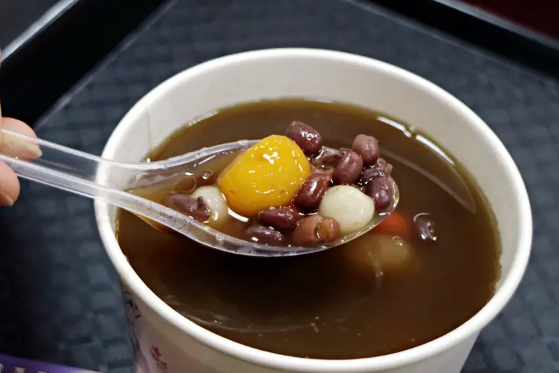 食記►桃園┃桃園忠孝熱甜湯┃真材實料的黑糖紅豆湯、燒仙草，冬天來一碗身心暖呼呼！