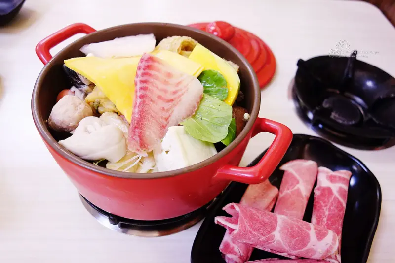 |新竹火鍋|兩披索靚鍋+百元平價個人小火鍋+可愛鍋子+飲料冰沙喝到飽Two Pesos