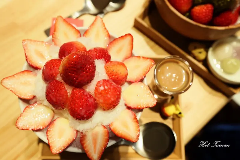 【台南中西區】快來抓住草莓季的尾聲，來上一碗會開花的草莓牛奶糖冰吧：冰ㄉ• かき氷