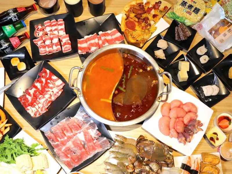 饗麻饗辣 台南永華旗艦店：台南CP值最高的火鍋自助吃到飽，一人只要不到500元就能盡情品嘗鴛鴦鍋麻辣鍋吃到飽/火雞南佛.草莓季.台南火鍋吃到飽｜嚴選安心食材現切肉品.七股無毒活跳蝦.東石大蛤蠣.安格斯