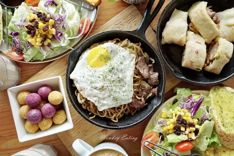 【台中西屯】創意廚房早午餐x瓜瓜園｜新鮮溯源食材份量澎派，台中早午餐推薦，還有太陽蛋鐵鍋炒麵！