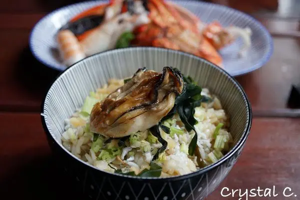 【台北美食推薦】漁串場居酒屋 午間無菜單漁夫料理 新鮮澎拜 端上的都是新鮮好料美味推薦！(忠孝新生站 日式料理 串燒)