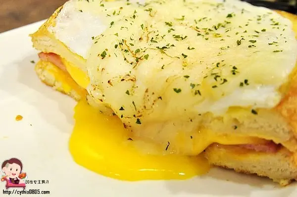 桃園中壢美食–豐滿總匯三明治中原店–學區內的平價早午餐，國王拚盤讓你吃超撐/中原夜市/早午餐/法式吐司/Brunch/大份量/平價/電話/菜單