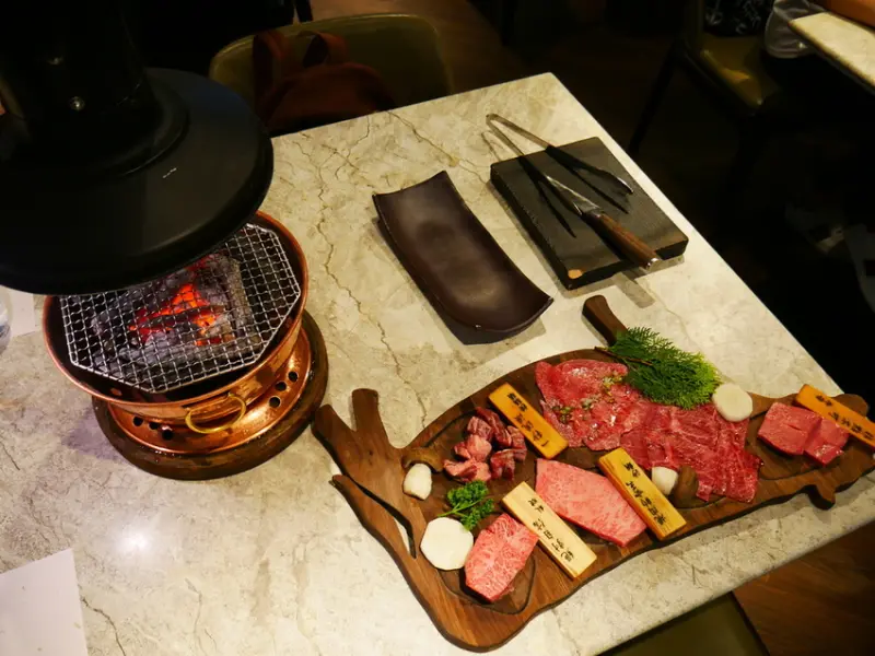 【Angelas日嚐】肉食主義者的夢幻天堂，澳洲9+和牛與日本A5和牛的精緻組合，大啖和牛的好去處，專業代烤服務，各種部位詳細介紹，捷運忠孝敦化站【樂軒和牛專門店】