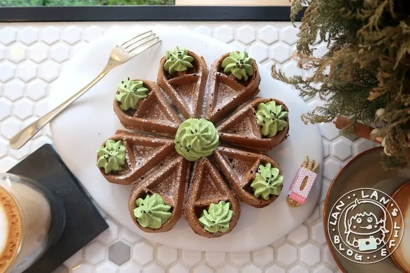 民生社區咖啡 【4MANO CAFFÉ】 民生社區下午茶 抹茶麻糬鬆餅酥脆推薦 - 嵐嵐的饗樂生活誌