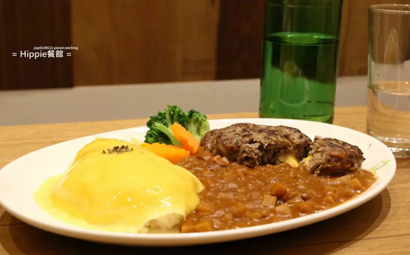 【台南.中西區】Hippie餐館。和洋料理：簡約放鬆空間中享用巴庫爸爸的美味印度咖哩