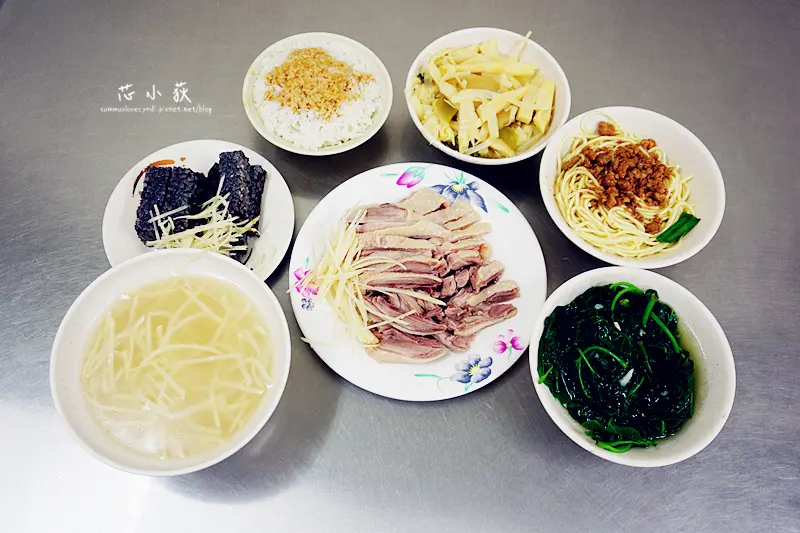 原記鵝肉(北平店)。平價鵝肉切盤，想吃不一定有，請趁早來用餐以免賣完，多款鵝汁小菜滿足喜愛鵝肉的你!