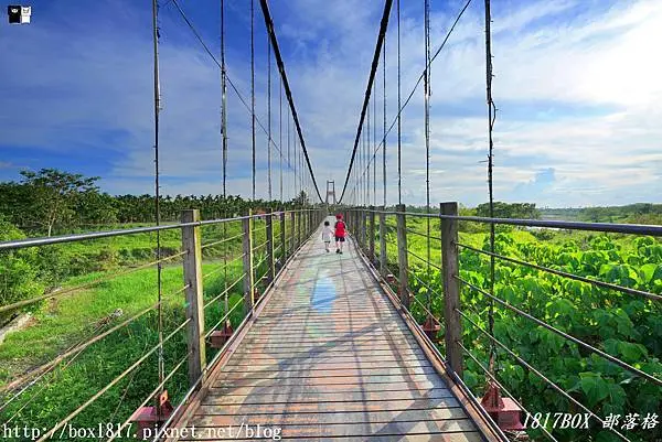 【屏東。萬巒】萬巒彩繪吊橋。適合黃昏時段散步