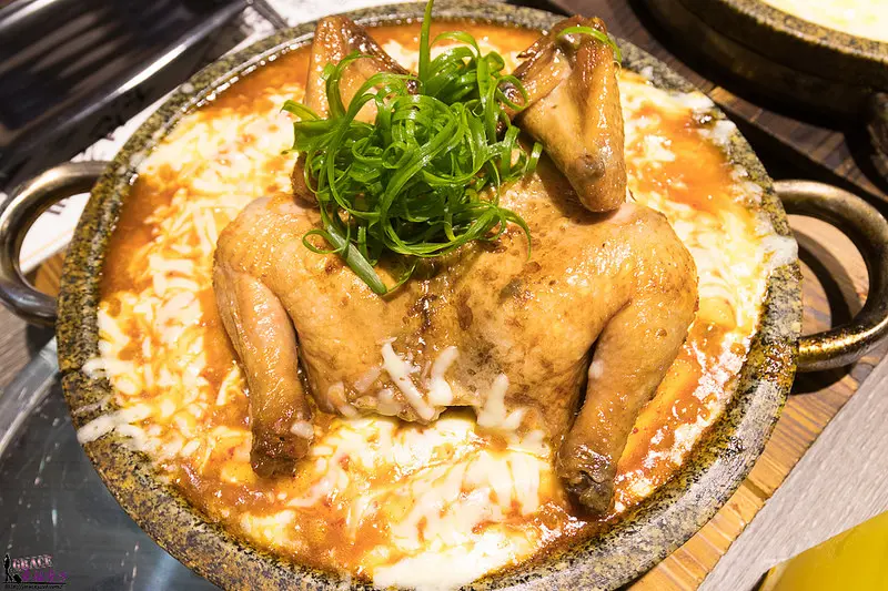 台中西區韓式料理打啵G台中向上店--釜山地鐵風格獨創一格，起司鍋巴烤雞及巨無霸肋排驚豔全場