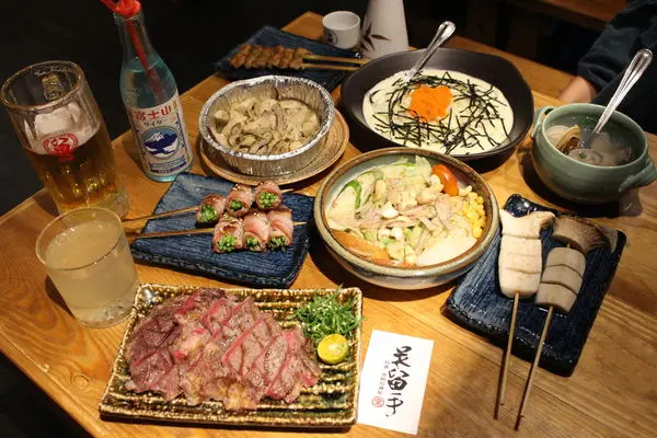 【台中北屯區。美食】吳留手串燒居酒屋(崇德店)//懷舊日式氛圍，串燒美味，高人氣深夜食堂！（勤美綠園道附近也有分店）