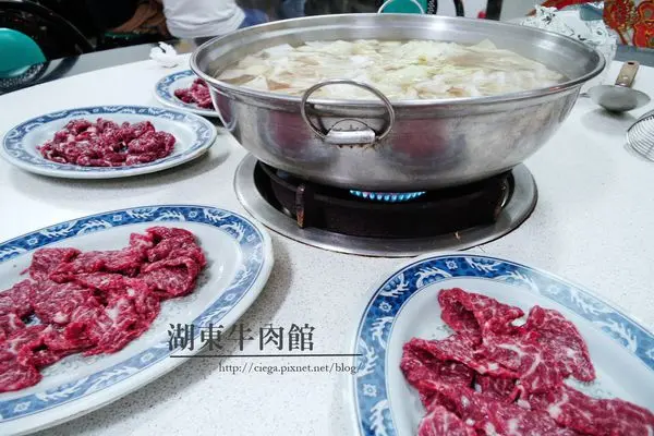 【高雄湖內│牛肉料理】湖東牛肉館│與台南阿裕齊名的高雄隱藏現切牛肉涮涮鍋，每日限量供應現切鮮美牛肉片，鮮嫩入口即化的涮牛肉│沒有電話訂位吃不到呀!