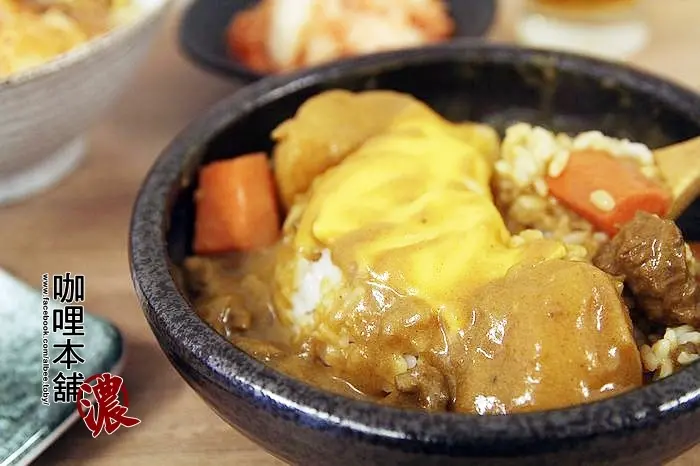 台南 中西區 日本私房家庭料理，三種咖哩，三種美味~咖哩滋味濃郁好下飯!!牛腩咖哩|嫩雞咖哩|洋蔥豚片咖哩|丼飯『咖哩本舖』