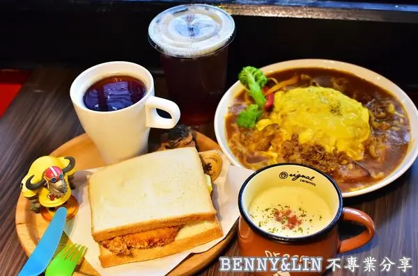 [台中西區美食]美村路平價日式雞排洋食專賣店，高CP值現做餐點 -- 凱薩盒子(台中美食、台中平價餐點、台中日式洋食專賣、台中早午餐推薦、台中日式雞排)