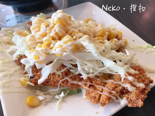 【台中美食】凱撒盒子：大推丼飯一定要配辣菜脯！！銅板早餐＆招牌日式雞排