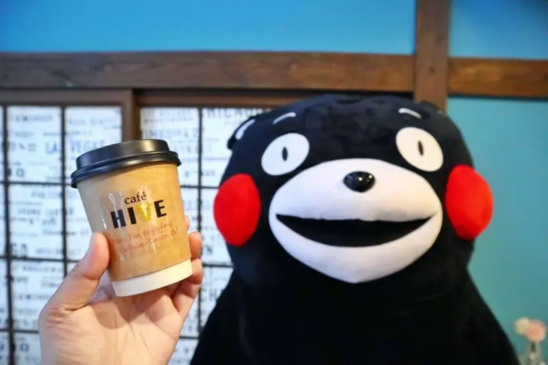 【九州美食】Cafe HIVE (カフェ ハイブ)，鄰近金麟湖熊本熊魅力咖啡廳 / 由布院 ▲女子的休假計劃▼