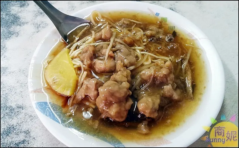 傳記正老牌香菇肉焿|台中小吃飄香75年古早味香菇肉羹,台中人從小吃到大的銅板美味 - 商妮吃喝遊樂