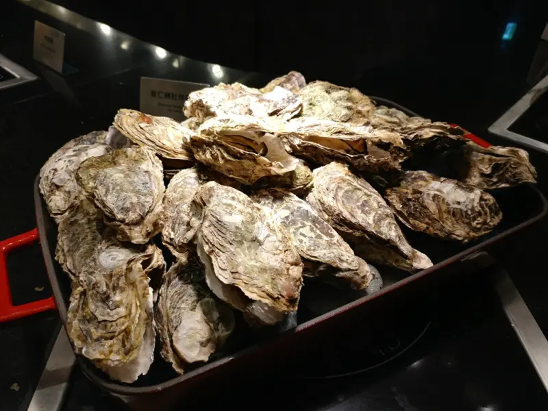 台北天母【漢來海港自助餐廳】 掌心大的帶殼生蠔在哪裡偷偷告訴你？台北漢來海港天母店