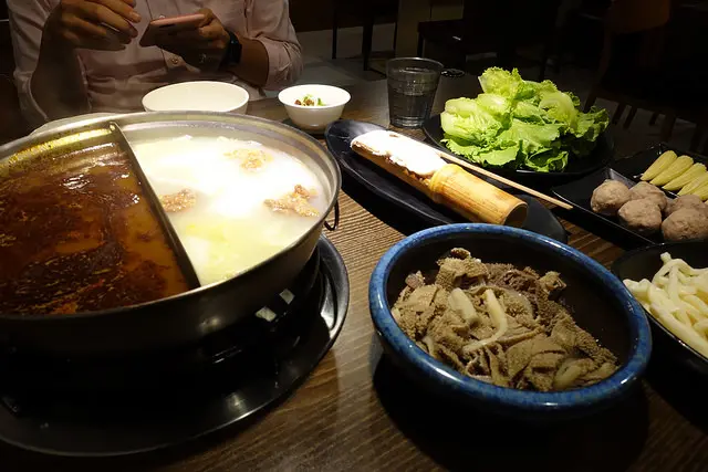【食記】板橋捷運亞東醫院站。有乾人鴛鴦麻辣火鍋