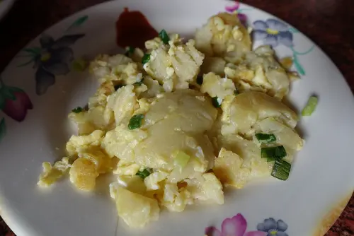 (胖樺食記)高雄西子灣平價必吃美食「碼頭阿姨蛋餅」/鼓山渡輪站排隊店/連鎖複合式早餐丹丹漢堡