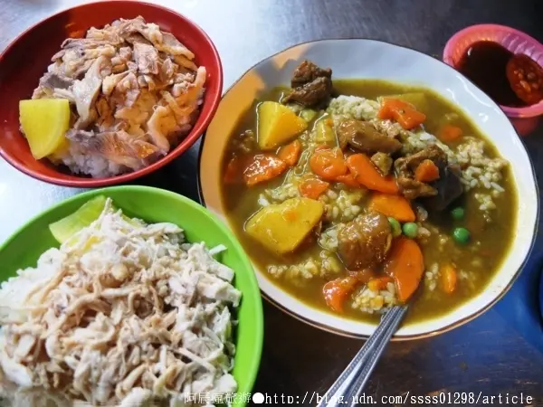 【美食特搜。台南中西區】阿娟咖哩飯。超人氣紅牌咖哩飯 雞肉飯 當歸米血 吃到撐才甘願罷休