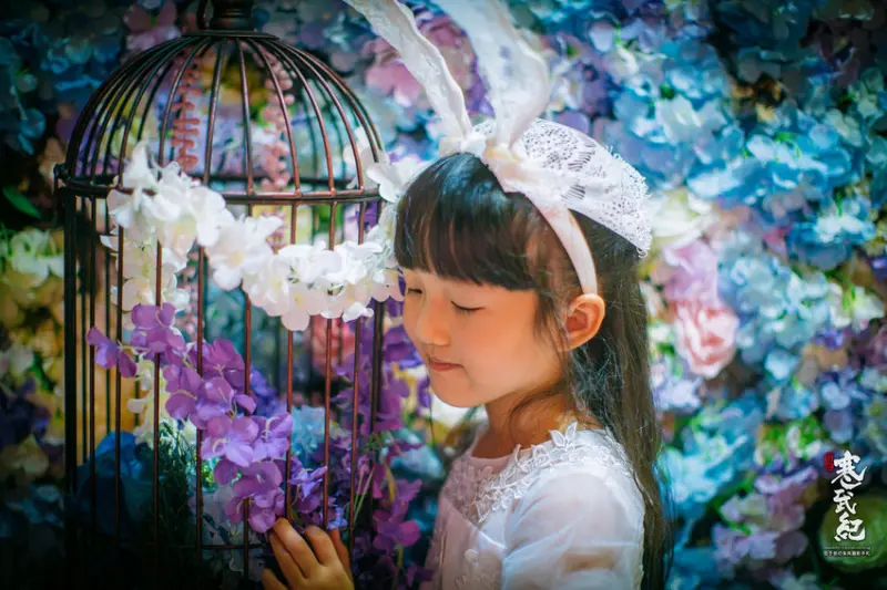 【中肯‧食記】二訪！VA VA VOOM 時尚派對餐廳 ‧捷運國父紀念館站｜網美聚餐變裝派對‧閨蜜親友相揪體驗華麗禮服套餐！