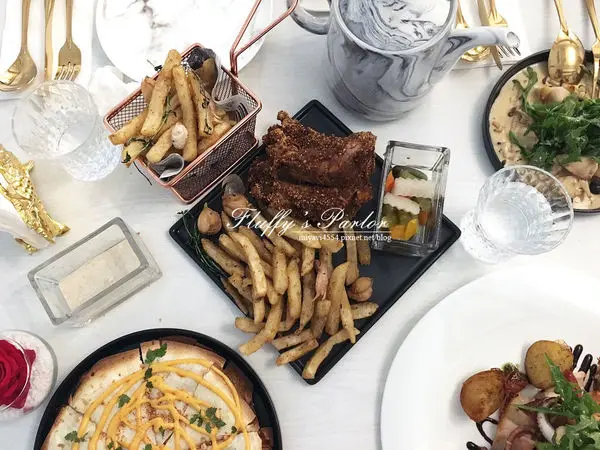 【食記】台北東區VAVAVOOM❤時尚派對下午茶❤女孩們的美照天堂X創意的義式料理X顛覆視覺與味覺的饗宴