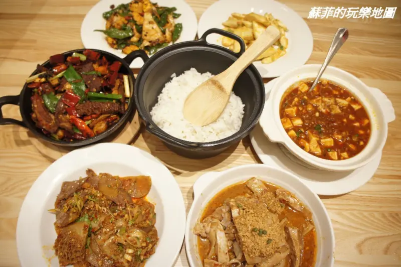 《中壢川菜推薦》開飯川食堂中壢SOGO店  川菜料理新選擇 鮮、香、麻、辣 口中飛舞 老闆！白飯再來三碗