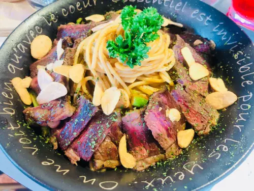 桃園美食/中原夜市 PiEPAi coffee&pie  少女心噴發打卡熱點