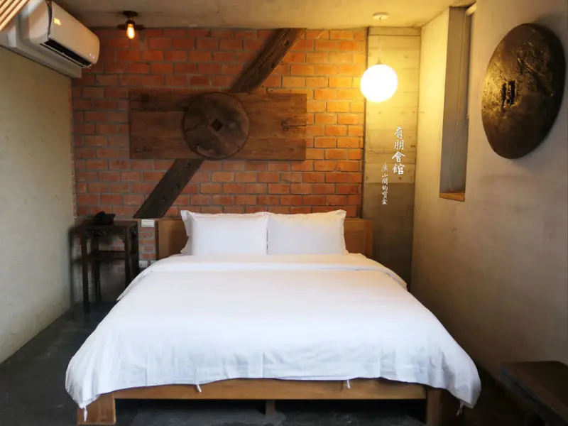 宜蘭礁溪—有朋會館｜Hebe《懸日》MV取景地 依山傍水的山林秘境Villa