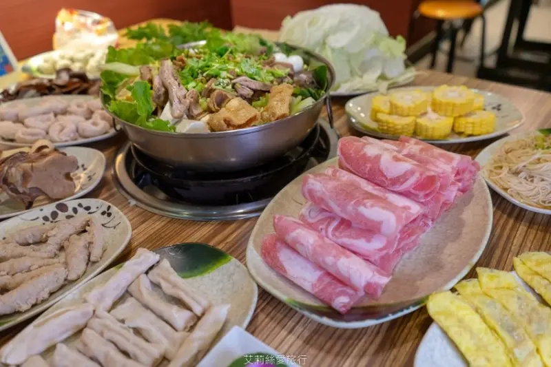 蘆洲火鍋》羊肉爐國樂特色餐廳 湯頭鮮甜羊肉無騷味 山羊城 全羊館羊肉爐 - 艾莉絲愛旅行