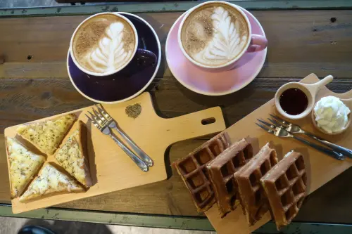 【新北板橋區】板橋咖啡輕食推薦『帕卡遜 percussion cafe』咖啡、鬆餅、平價、不限用餐時間、捷運板橋站~