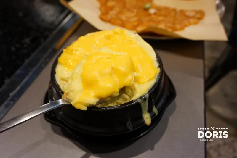 ♚食記♚台北中山【韓肉舖】豬五花 梅花豬 頂級沙朗 韓式牛肉 綜合菇 筊白筍 辣豬肉販 涓豆腐鍋 泡菜鍋 韓式涼麵 起司蒸蛋 泡菜煎餅 韓國石板烤肉 小菜吃到飽 韓式料理 市政府捷運站 