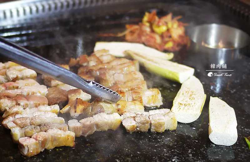 【食記．信義區】韓肉舖 - 石頭烤盤 | 韓式燒肉 ღ專人烤肉服務．捷運市政府站ღ