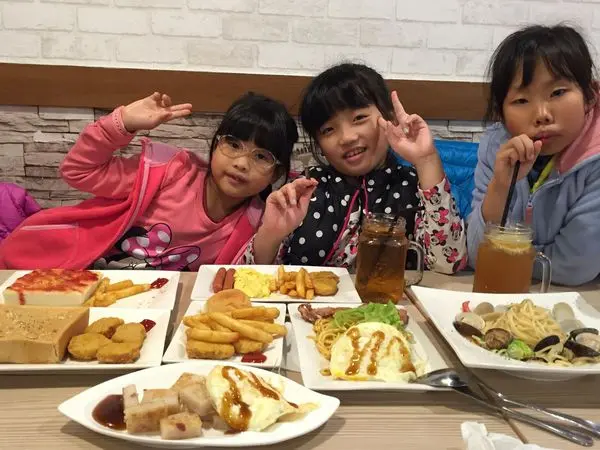 【食】新北--土城睡過頭over sleep，早午餐義大利麵，好吃到都要排隊！